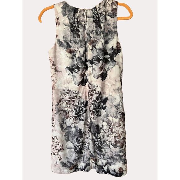 H&M Chiffon Floral Print Trapeze Dress Pleated Neckline Sleeveless Gray Cream 6 - Picture 4 of 5